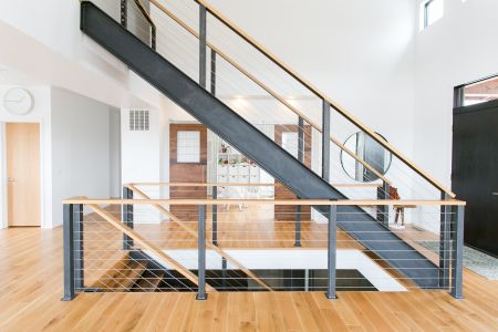 Stair with steel stringers